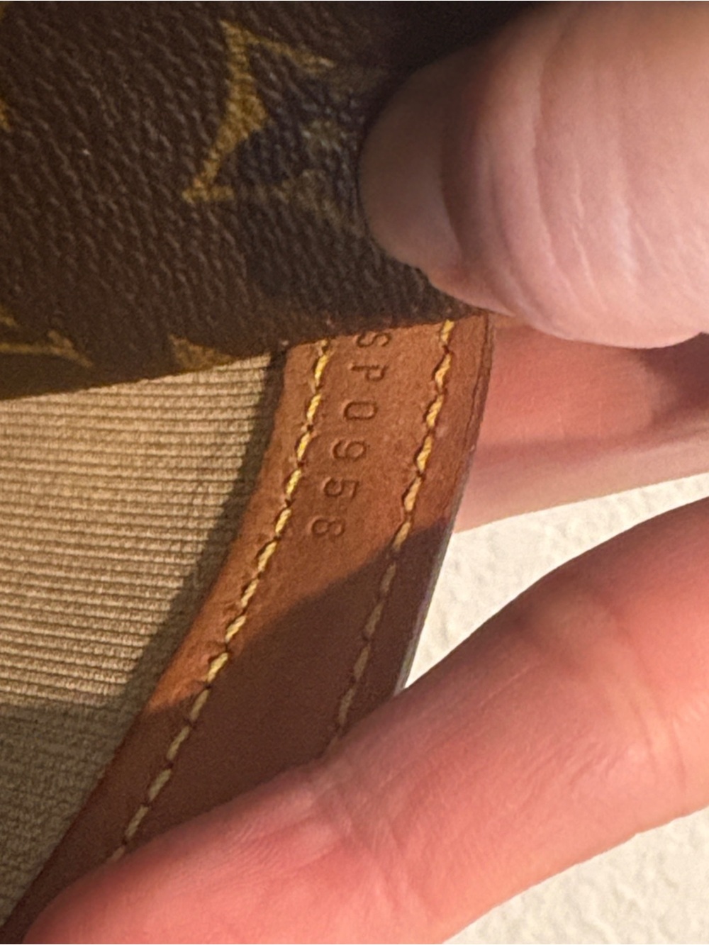 Louis Vuitton Reporter PM
Brown Monogram Crossbody Bag - Picture 11 of 15